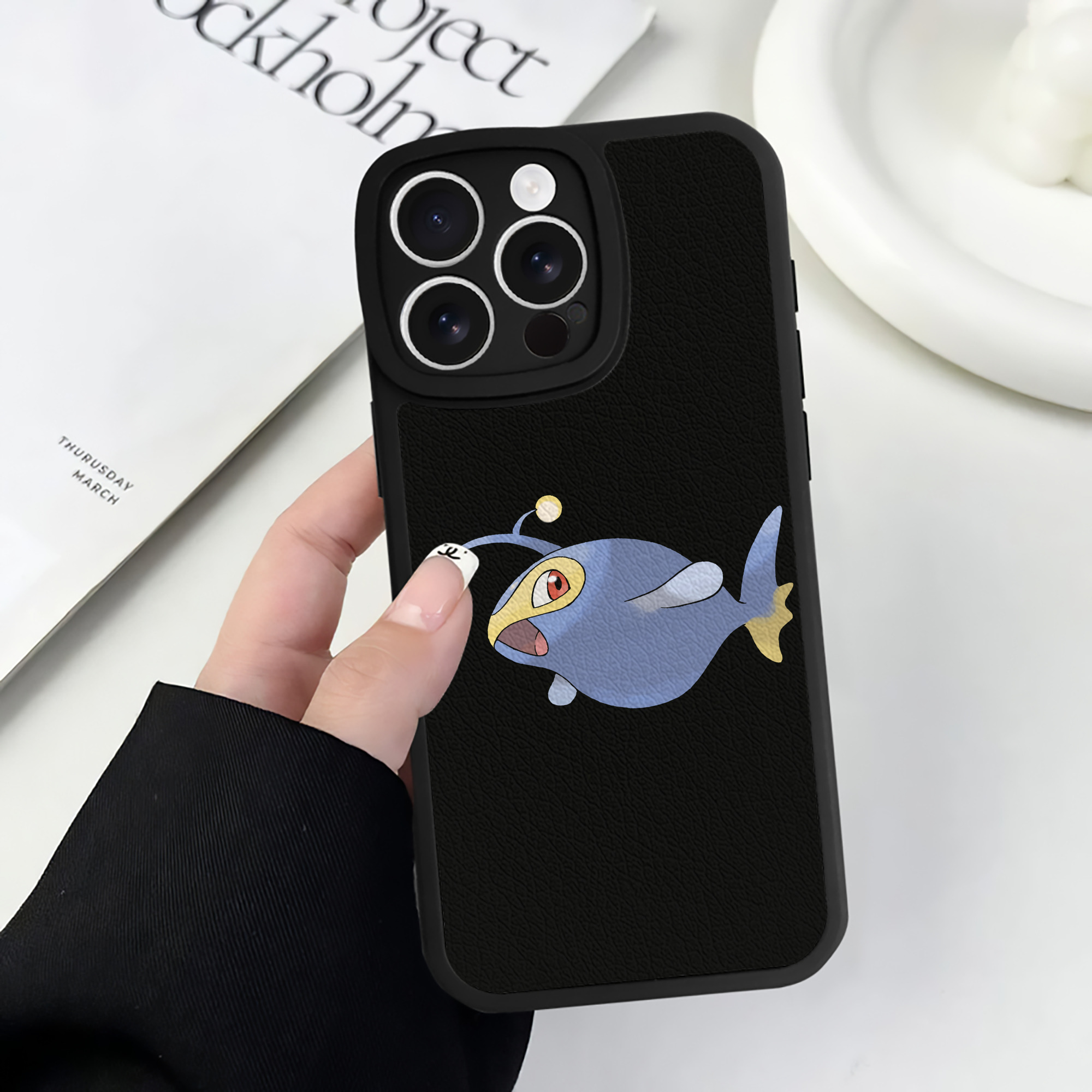 （画像用） ポケットモンスター Pokémon 【iPhone 16シリーズ対応】シリコンスマホケース（レザー調） 材質：シリコン